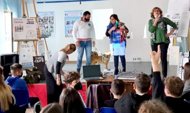 Iniziative nelle scuole in collaborazione con il canile e il comune di Torre del Greco (NA)
